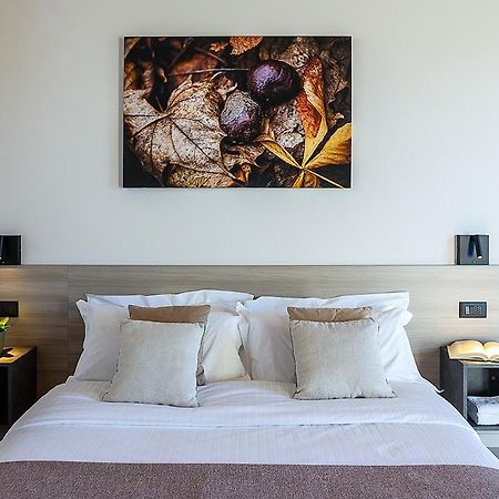 Chiabot Langhe Apartment Roddino Bagian luar foto